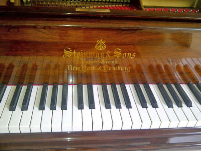 Piano-Steinway-and-Sons-type-O-tuts